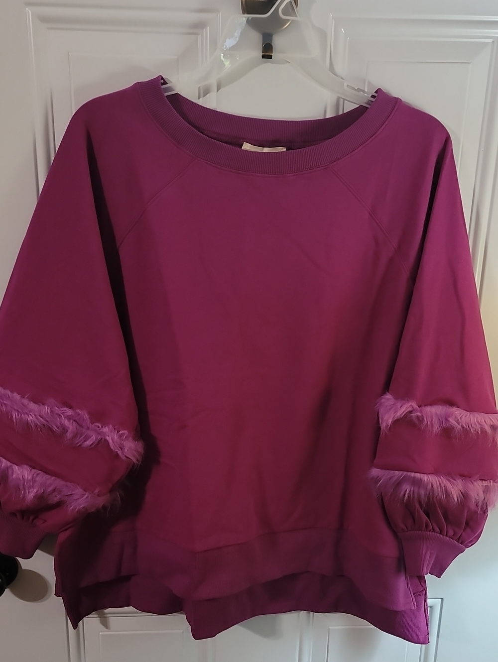 Oversized Women's Top with Faux Fur Sleeve Detail - Magenta